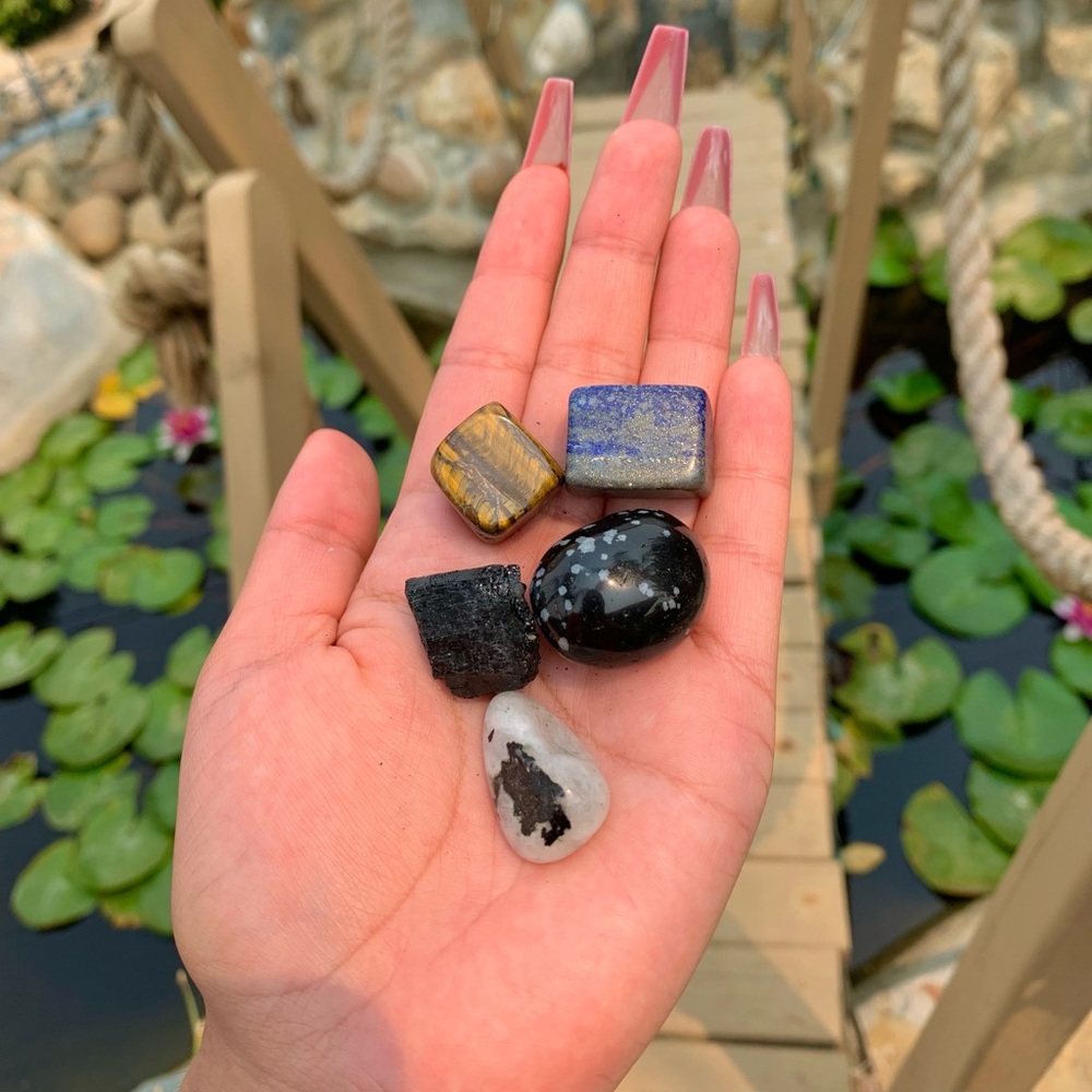 LAST ONE! 5pc Healing Crystals Set Bundle Gift Set - Picture 3 of 3